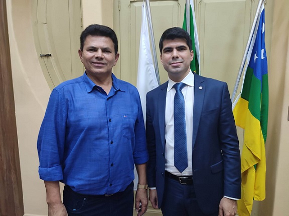 Valmir de Francisquinho é recebido pelo presidente da OAB Sergipe