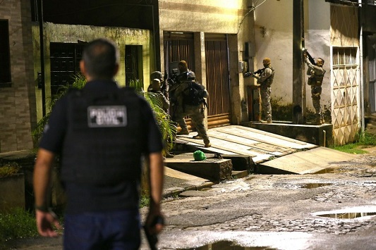 Dois homens morrem e quatro são presos durante operação de combate a tráfico de drogas e homicídios no Agreste sergipano