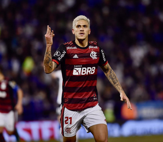 Flamengo goleia o Vélez e se aproxima de mais uma final de Libertadores