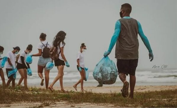 ONGs realizam limpeza de praia em Aracaju neste sábado