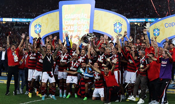Nos pênaltis, Flamengo supera o Corinthians e conquista a Copa do Brasil pela quarta vez
