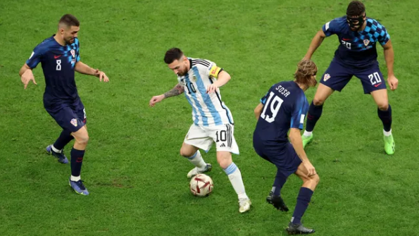 Argentina bate Croácia, vai à final da Copa e deixa Messi a um jogo da maior conquista