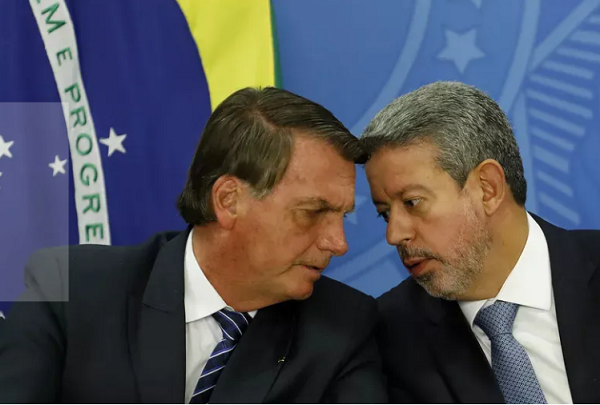 Presidente da Câmara concede a Bolsonaro aposentadoria da Câmara; renda vai superar R$ 75 mil/mês