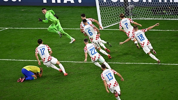 Croácia vence nos pênaltis, e Brasil é eliminado nas quartas da Copa do Mundo