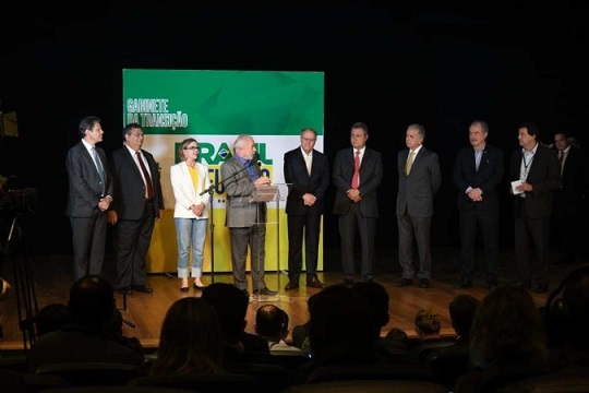 Lula anuncia Haddad, Rui Costa, José Múcio, Dino e Mauro Vieira como ministros