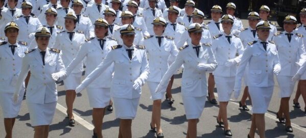 Marinha lança primeiro concurso de soldado fuzileiro naval para mulheres