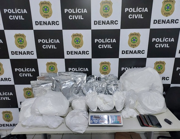 Polícia Civil flagra homem com cerca de 66 kg de substâncias usadas na produção de entorpecentes