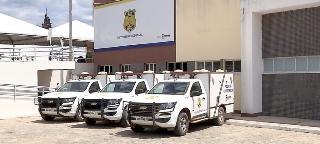 Polícia Militar flagra comércio ilegal de aves silvestres em Aracaju