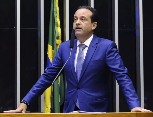 MPE pede afastamento de André Moura, secretário do Governo do RJ condenado pela Justiça