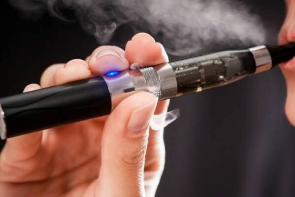 Hospital de Urgências de Sergipe faz alerta sobre os riscos do uso de cigarro eletrônico