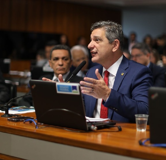 Senador Rogério Carvalho questiona Banco Central a respeito de estratégias para reduzir a dívida pública