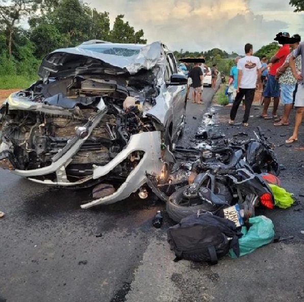 Motorista acusado de provocar acidente com morte de casal em Muribeca comparece na delegacia