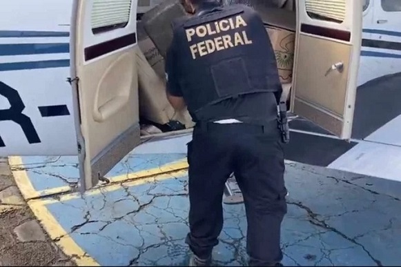 Polícia Federal apreende avião da Igreja Quadrangular com 290kg de maconha