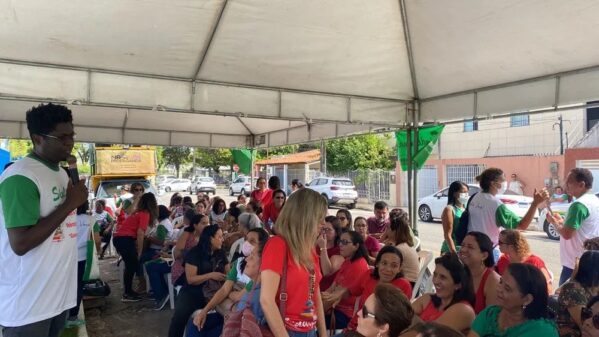 Professores municipais de Aracaju paralisam atividades nesta sexta para cobrar pagamento de piso salarial