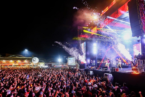 Mais de 100 mil pessoas lotam Festival da Mandioca e confirmam sucesso da festa