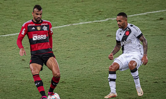 Em momentos opostos, Vasco e Flamengo disputam clássico pelo Brasileiro