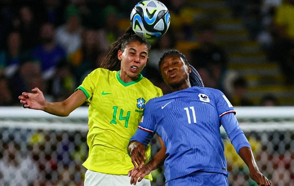 Seleção brasileira leva gol nos minutos finais e perde para França
