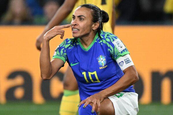 Brasil só empata com a Jamaica e está eliminado da Copa do Mundo