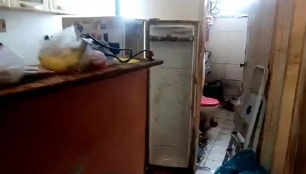 Técnica de enfermagem presa em Aracaju confessa que guardava corpo de companheiro na geladeira há 7 anos, diz polícia