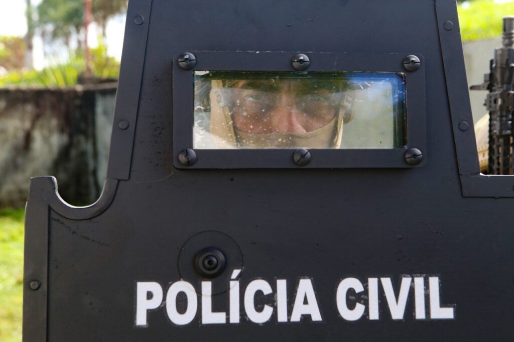 Polícia Civil resgata homem de cárcere privado e prende suspeitos por tráfico e extorsão