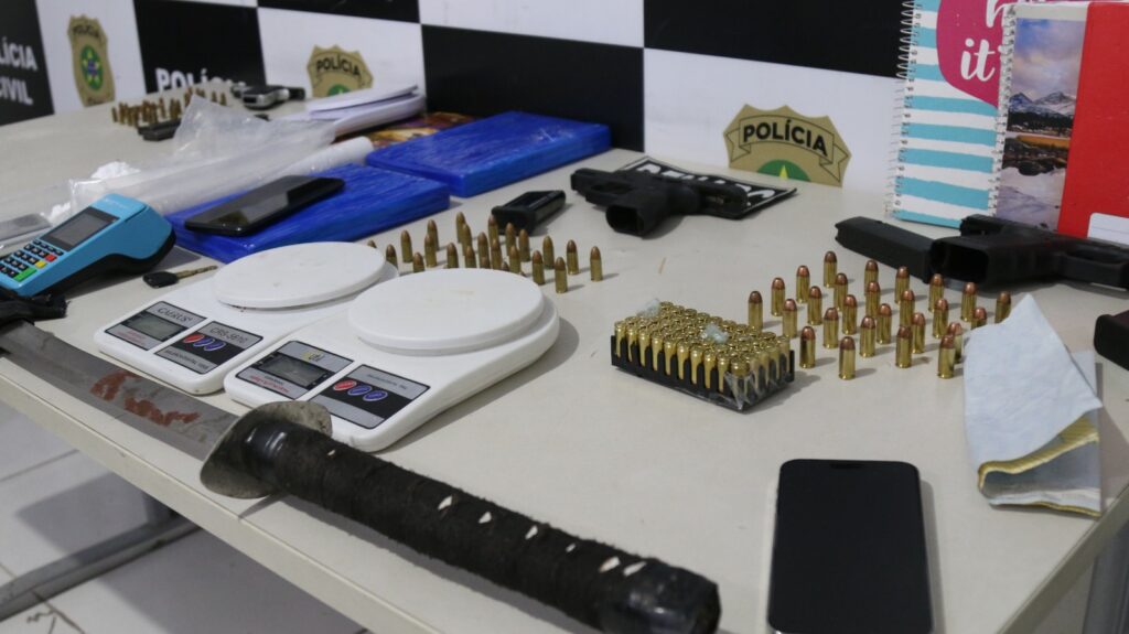 Polícia Civil faz operação em Lagarto, São Cristóvão e Aracaju e apreende armas e drogas