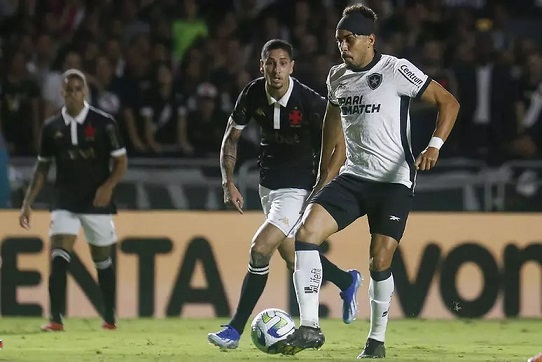 Vasco vence clássico, deixa o Z4 e mantém o Botafogo ameaçado na liderança