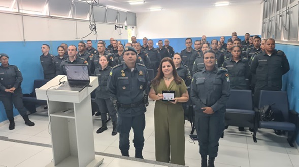 Delegada da Polícia Civil de Sergipe ministra palestra para cadetes da PM sobre violência doméstica