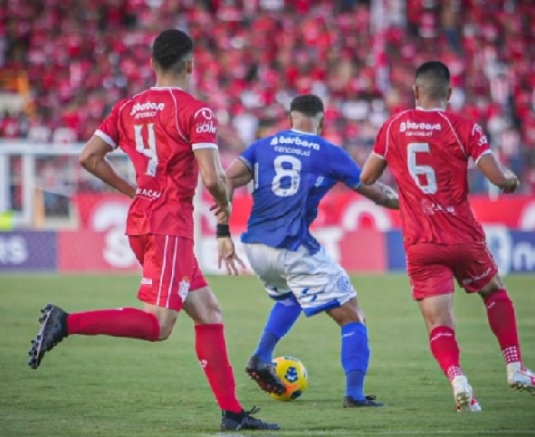 Sergipe vence Confiança de virada e assume a vice-liderança do Campeonato Sergipano