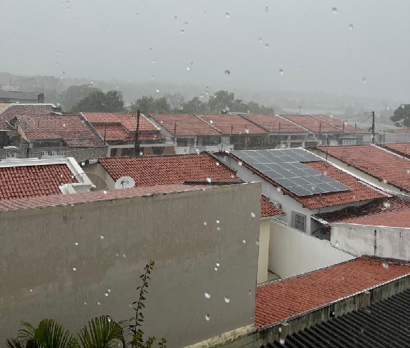 Regiões Leste e Agreste de Sergipe tem alerta de chuvas intensas; Aracaju tem previsão de maré alta