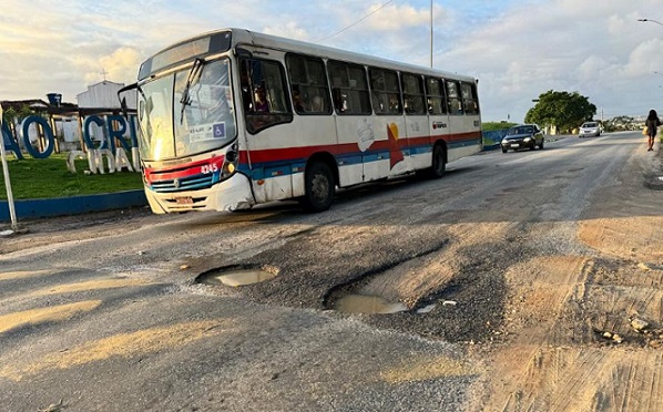 Deputado Paulo Júnior solicita serviços de tapa-buraco e recuperação da ponte metálica na rodovia João Bebe Água