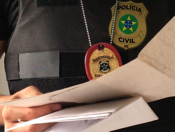Polícia Civil cumpre mandado de prisão contra mulher investigada por matar amigo envenenado após contrair dívida de R$ 60 mil