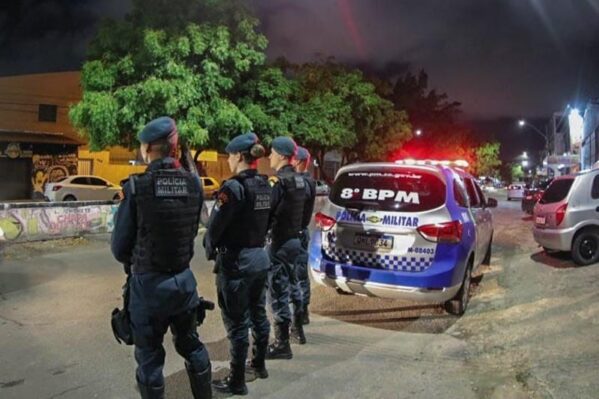 Polícia Militar prende dupla por furto de cabos em via pública na capital