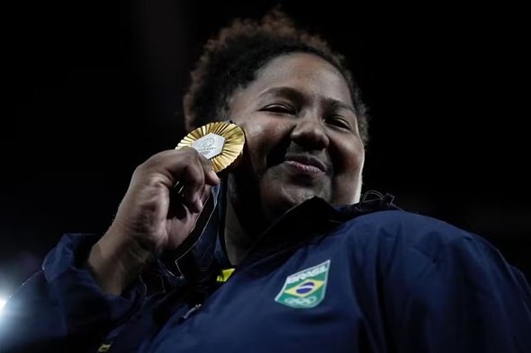 Beatriz Souza vence israelense e conquista medalha de ouro no judô