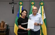 Emília Corrêa entrega ao prefeito Edvaldo 12 nomes da equipe para transição em Aracaju