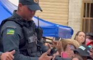 Polícia Militar prende mulher em flagrante com nove celulares furtados durante o Festival da Mandioca