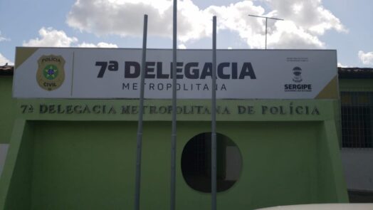 Polícia Civil prende mulher investigada por aplicar golpes em aposentados usando contas de laranjas em Aracaju