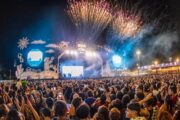 Multidão celebra a estreia do Arraiá do Povo 2025 com mais de 32 mil na Orla da Atalaia