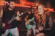 Lady Rock e Gabriel Góis agitam as noites de quinta e sexta-feira