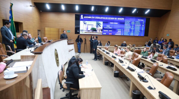 Projeto do Governo que reduz interstício de promoção na PM e amplia vagas para oficiais é aprovado na Alese