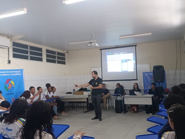 Projeto de Mediação de Conflitos avança em escola estadual com oficina sobre cyberbullying e crimes virtuais