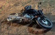 Três pessoas morrem após motocicleta ser atingida por caminhão na Rota do Sertão