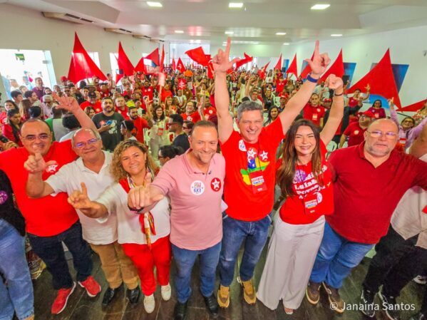 Rogério Carvalho assume presidência do PT em Sergipe em grande encontro estadual com presença de Edinho Silva