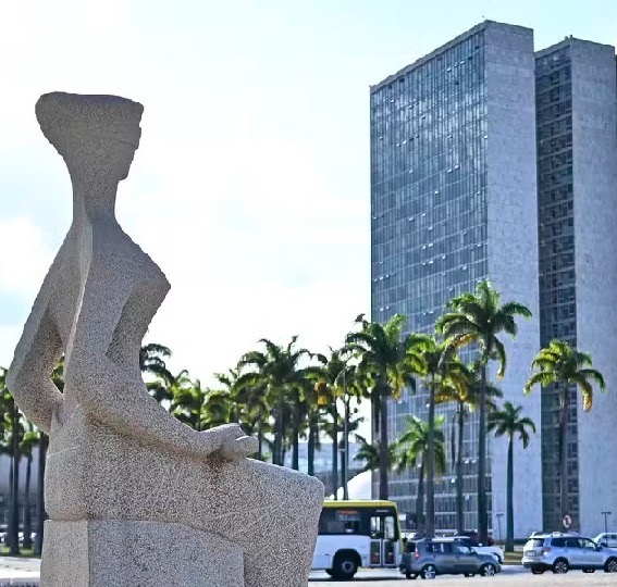 STF tem maioria para restringir à Corte poder de autorizar buscas no Congresso e em apartamentos funcionais