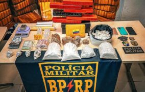 Radiopatrulha apreende 11 kg de drogas e prende mulher por tráfico em Aracaju