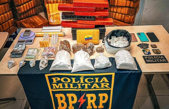 Radiopatrulha apreende 11 kg de drogas e prende mulher por tráfico em Aracaju