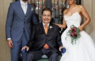 De cadeira de rodas, Faustão leva filha até o altar em casamento