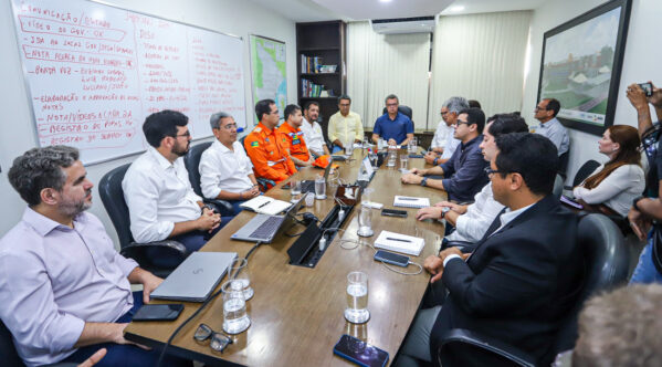 Fábio Mitidieri coordena reunião Comitê de Crises e anuncia ações para reforçar segurança hídrica em Sergipe