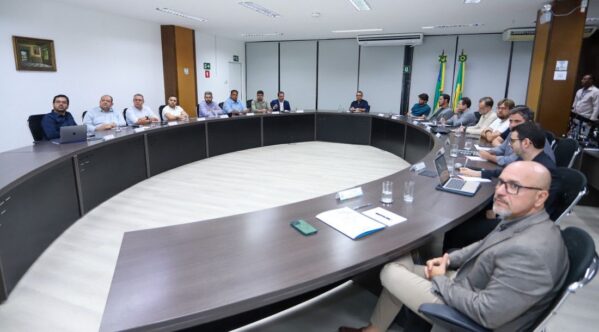 Governo do Estado discute investimentos para impulsionar turismo de Canindé de São Francisco