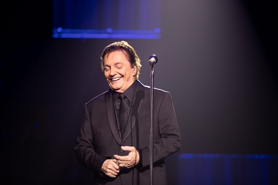 Fábio Jr. celebra trajetória em show emocionante no Salles Multieventos