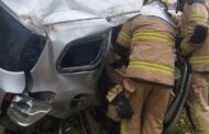 Corpo de Bombeiros resgata vítimas de capotamento na BR-101
